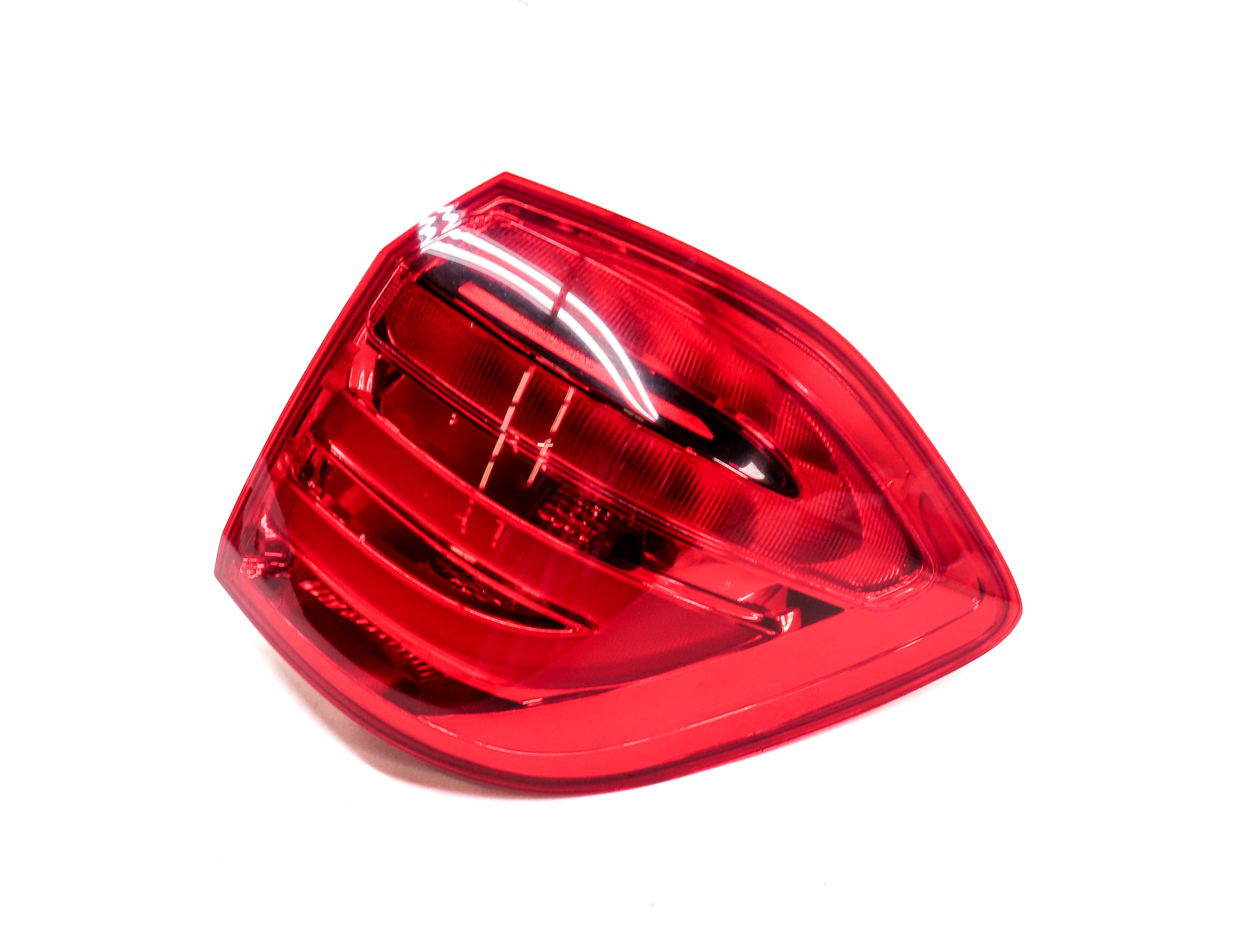 13-16 MERCEDES GL350 GL450 GL550 (X166) RIGHT REAR TAILLIGHT BRAKE LIGHT LAMP — exact item pictured